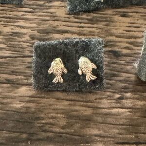 🖐 5 for $15 Silver Fish Earrings
